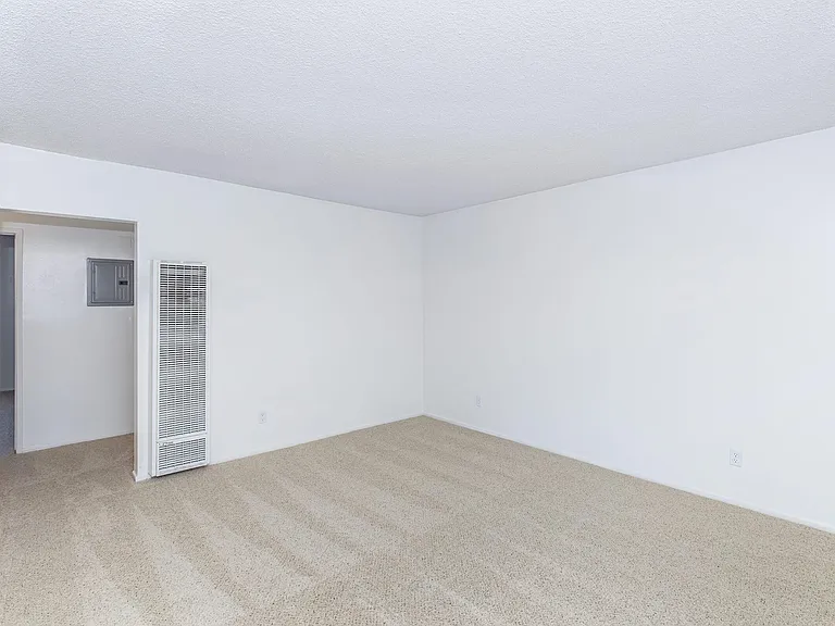 Buena La Vista Apartment Homes — Photo 24