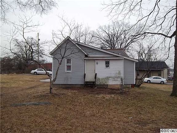 5th image of 208 Bradley Ave