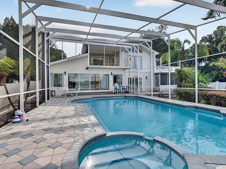 414 Somerset Dr — Photo 29