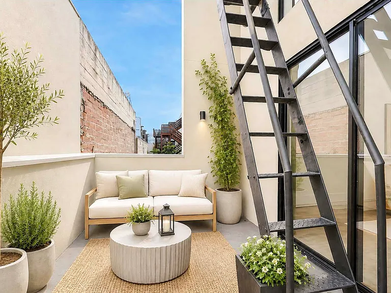 637 Natoma St #3 — Photo 2