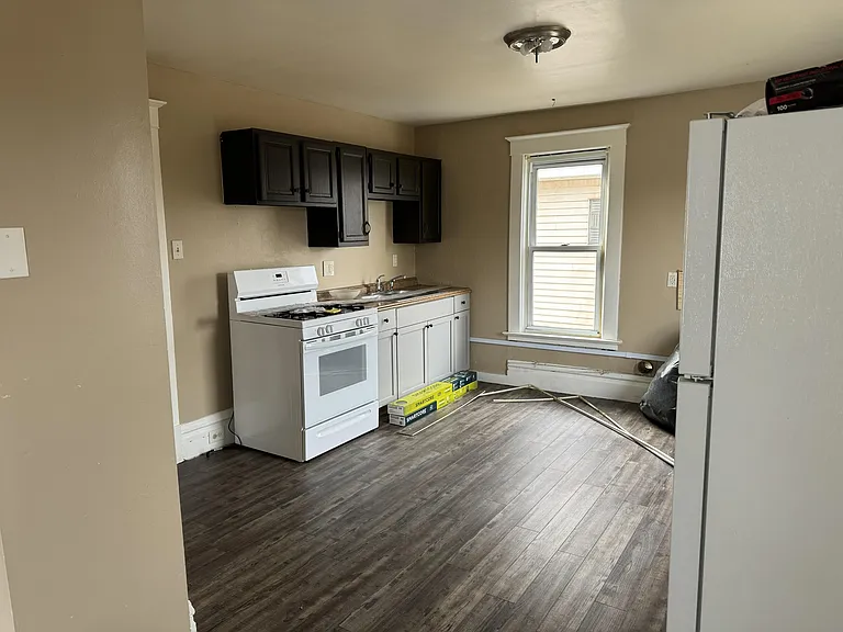 303 N 3rd St #2 — Photo 6
