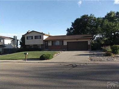 1st image of 8 Hampton Ln