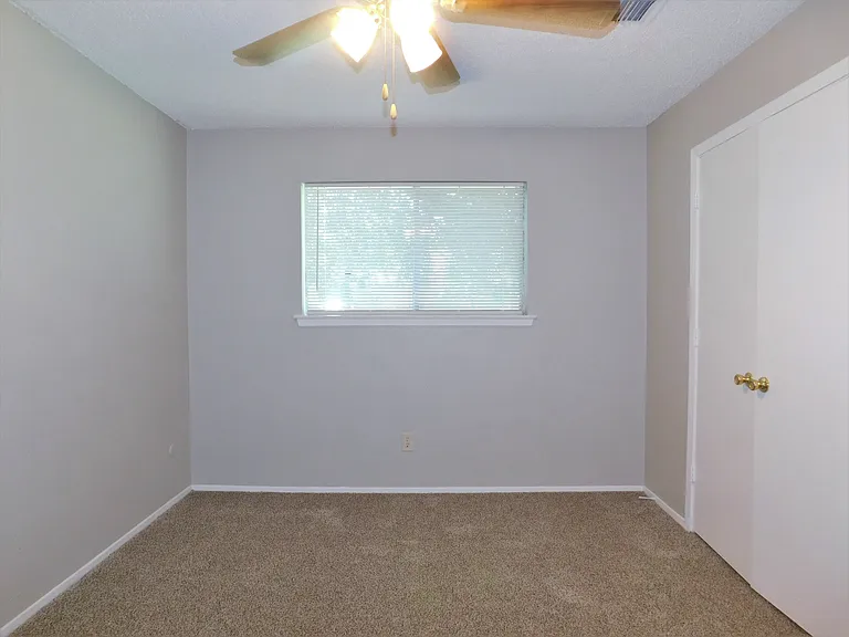 1401 Noble St — Photo 20