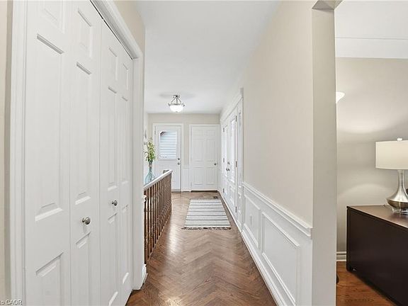 4th image of 1995 Kerns Rd