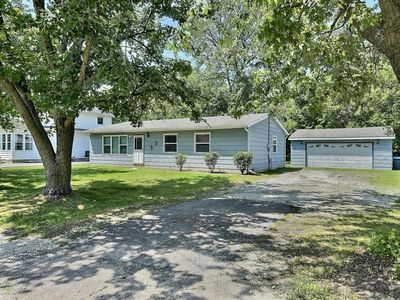 1004 S Main St, Kouts, IN, 46347