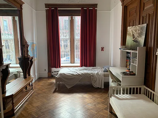 Rented by Avenues Real Estate | media 36