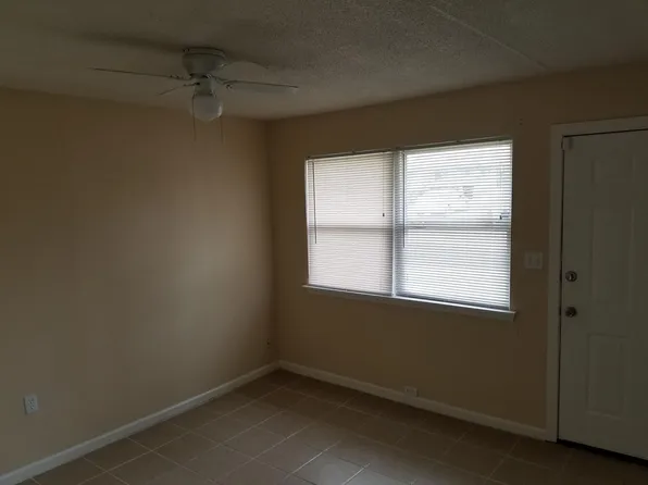 6017 E 151st Ter, Grandview, MO 64030