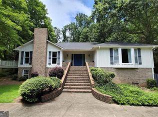 820 Oakhaven Dr, Roswell, GA 30075