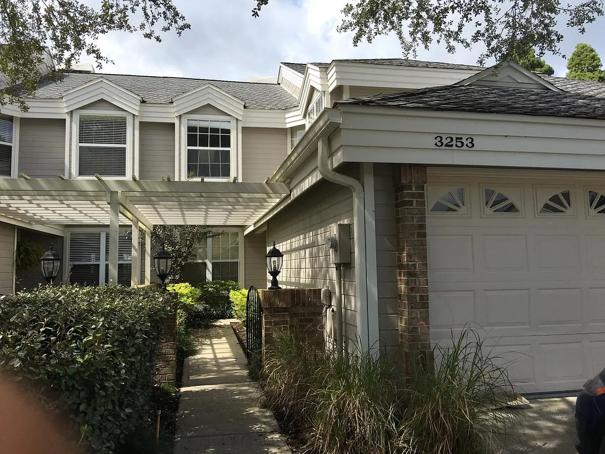 3 bed, 2.5 bath, 1886 sqft, $2,200 — Photo 1