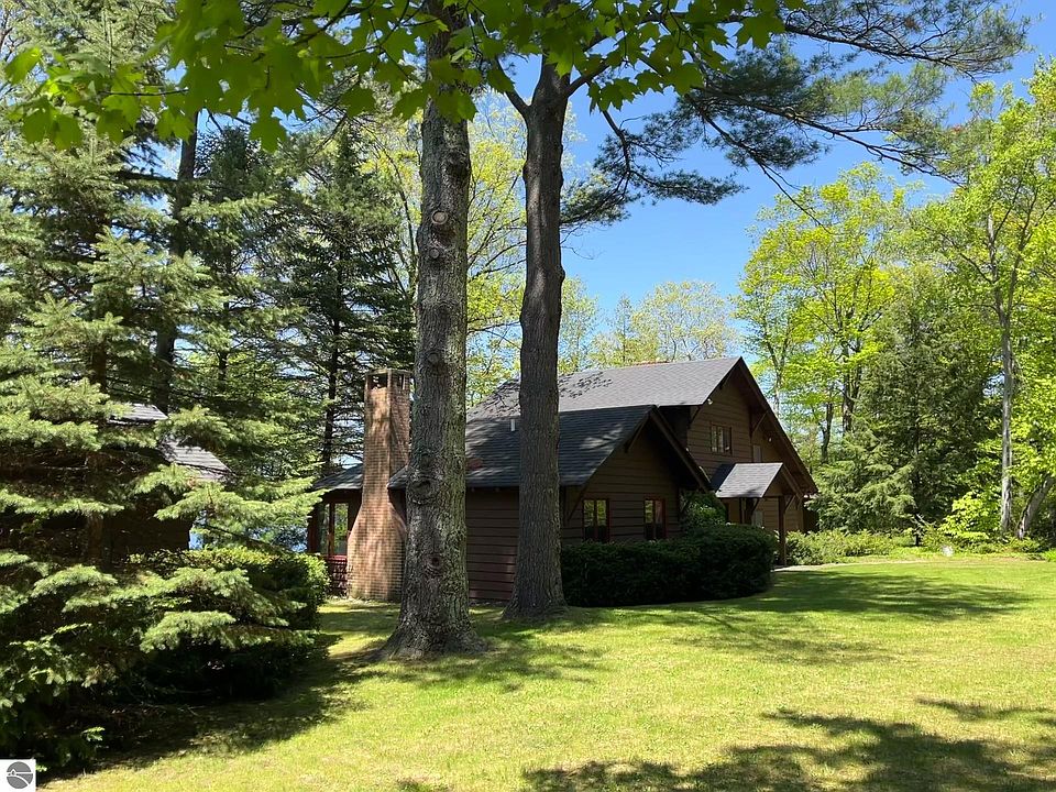 2411 N Lake Leelanau Dr, Lake Leelanau, MI 49653 Zillow