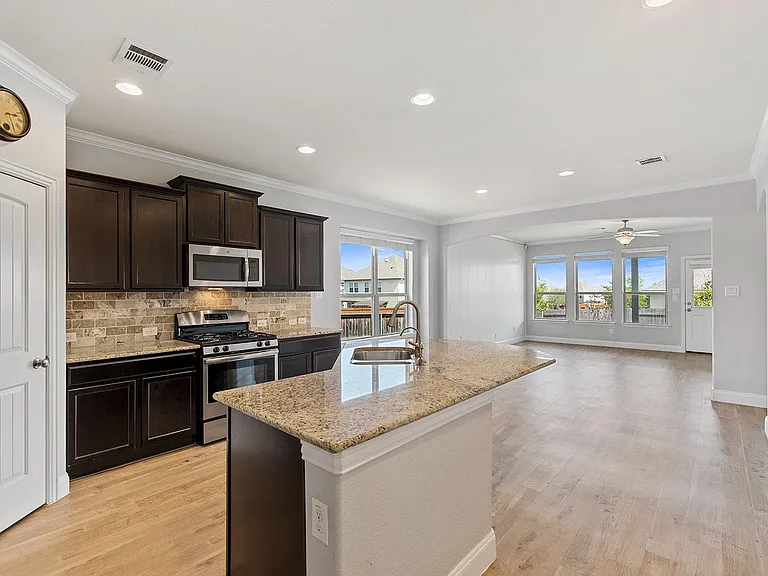 2517 Auburn Chestnut Ln — Photo 3