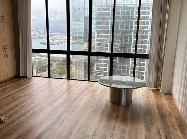 700 Richards St APT 2204, Honolulu, HI 96813