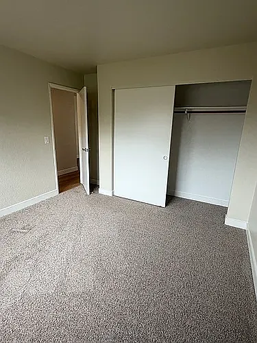 North Dutton Place Apartments — Photo 33