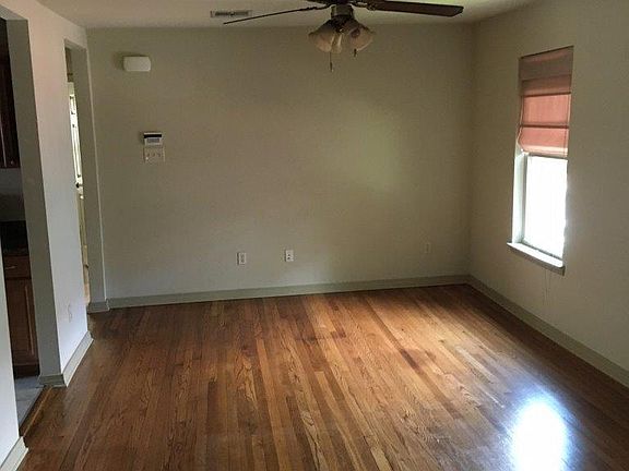 3rd image of 5869 General Haig St