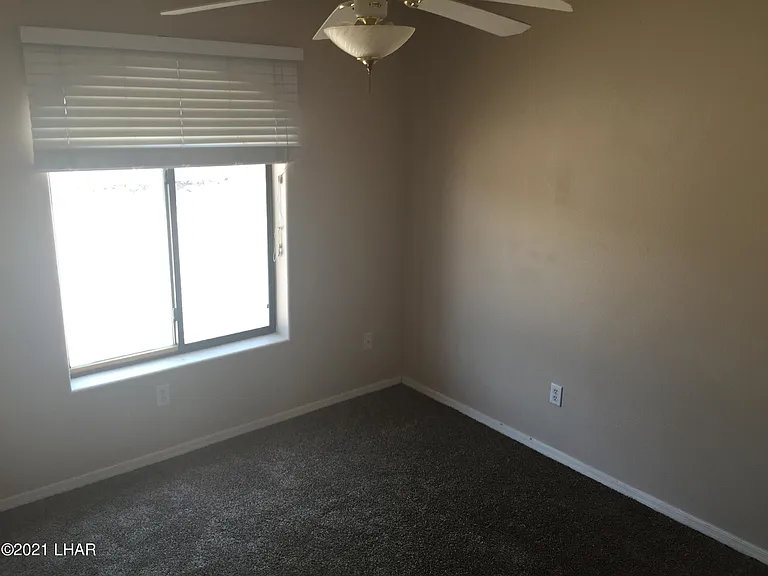 127 Nelson Ln — Photo 3