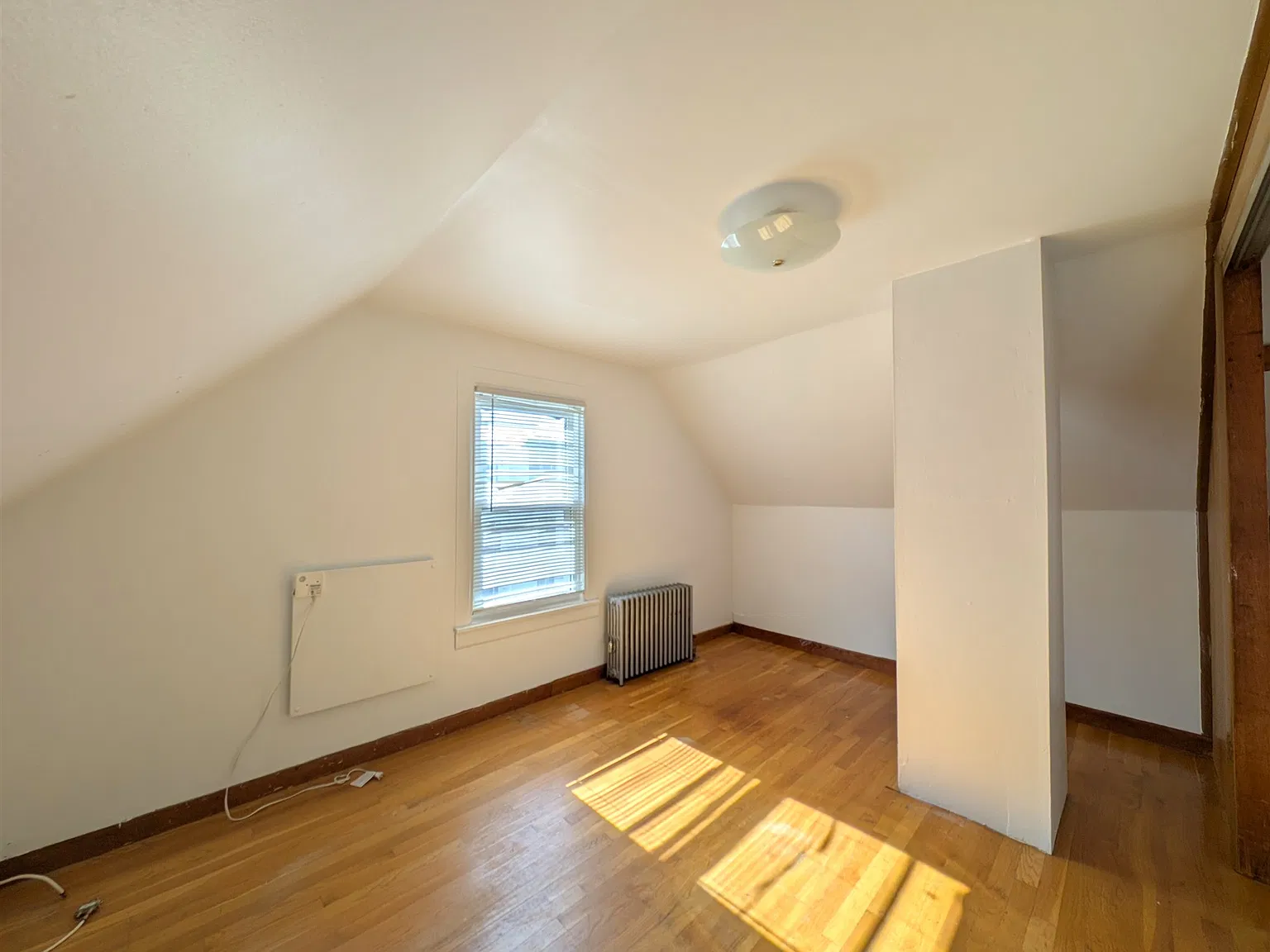 3 bed, 1100 sqft, $3,000 — Photo 3