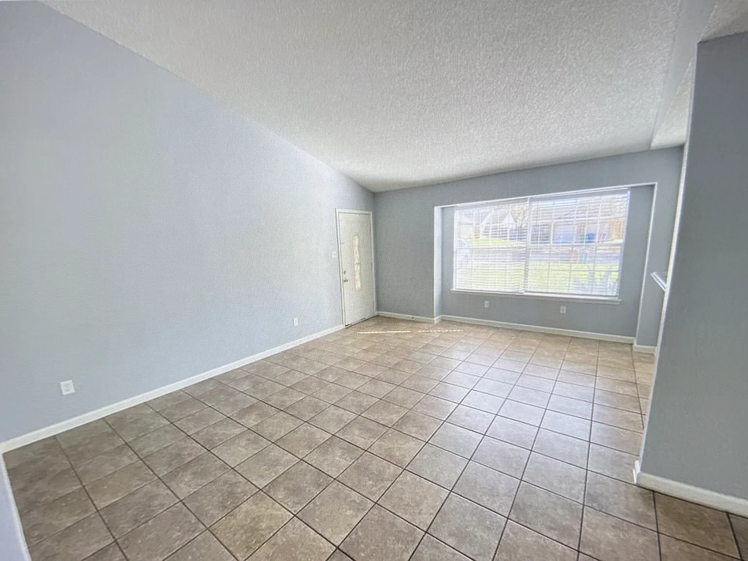 3 bed, 1150 sqft, $1,625 — Photo 4