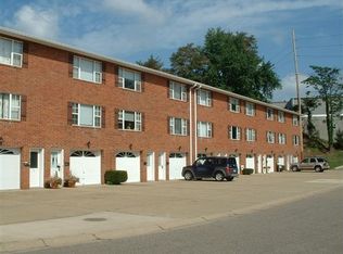 448 Tracy Ln, Saint Clairsville, OH 43950