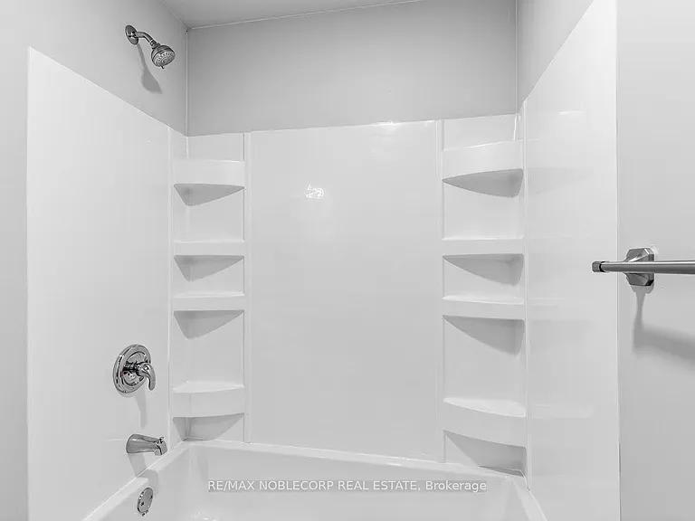 59 Scott Cres #LOWER — Photo 13