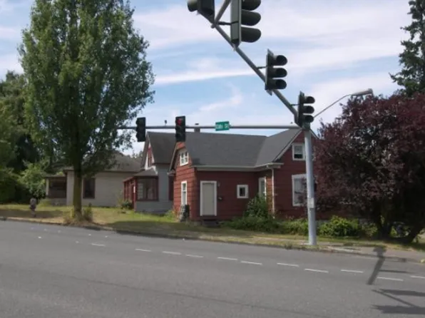 1323 Ellis St, Bellingham, WA 98225