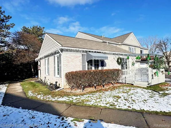 37421 Stonegate Cir #33, Clinton Township, MI 48036