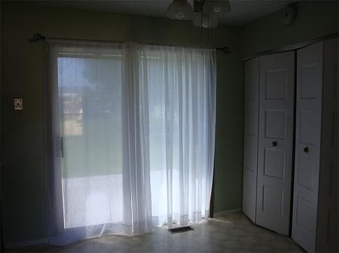 4th image of 1401 N Gillan St
