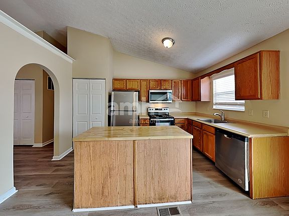 4th image of 7057 Bennell Dr