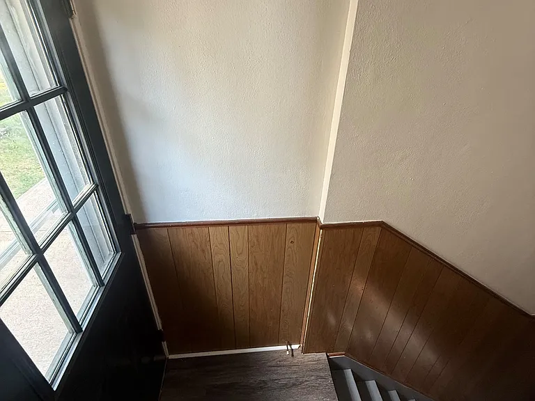 3155 Lincoln St — Photo 2