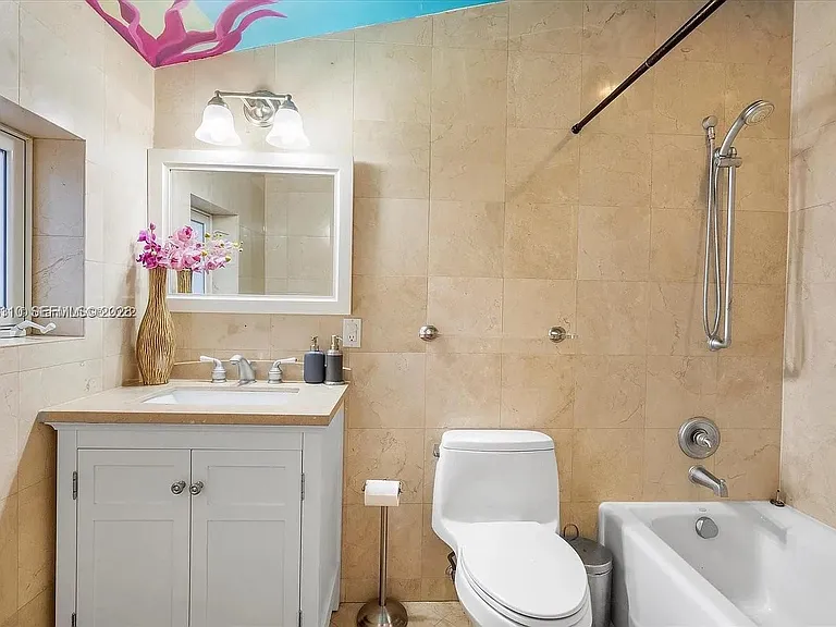 800 SW 12th Ave — Photo 27
