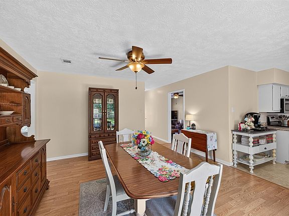 5th image of 1320 W Palm Dr