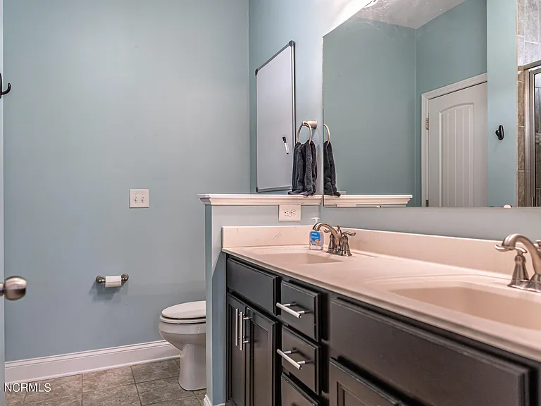 150 Michie Pl — Photo 16