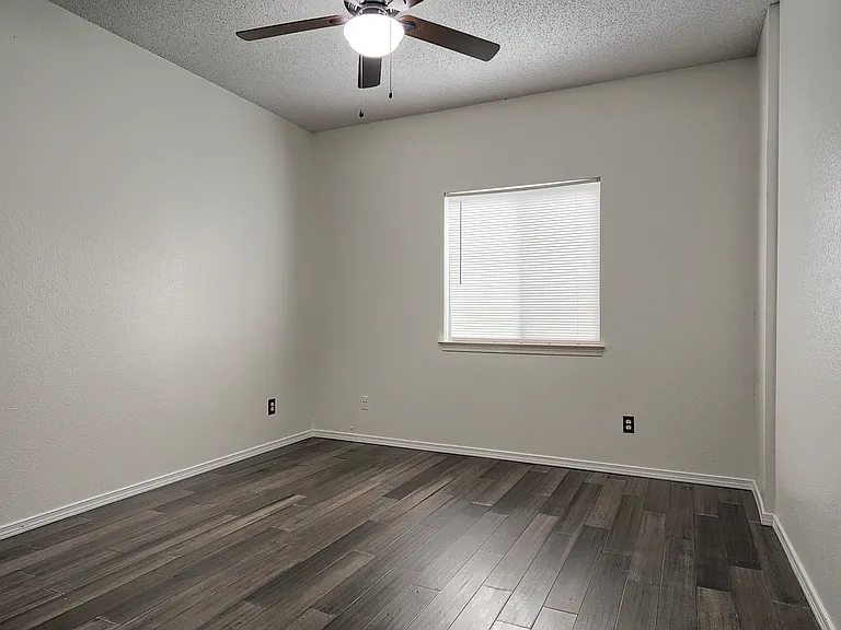 11571 Plautus Ct — Photo 32