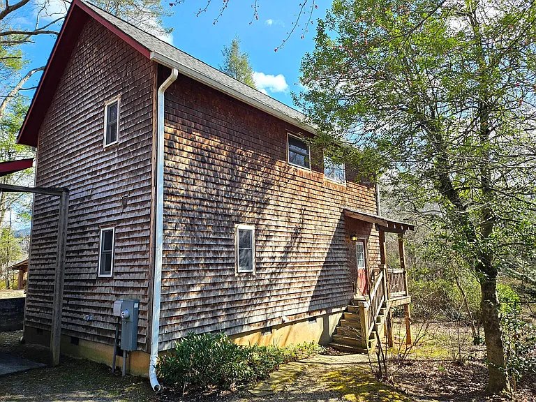 120 W College St — Photo 20