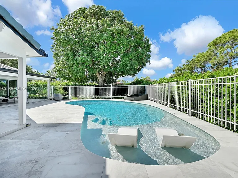 1001 NW 4th Ct — Photo 46
