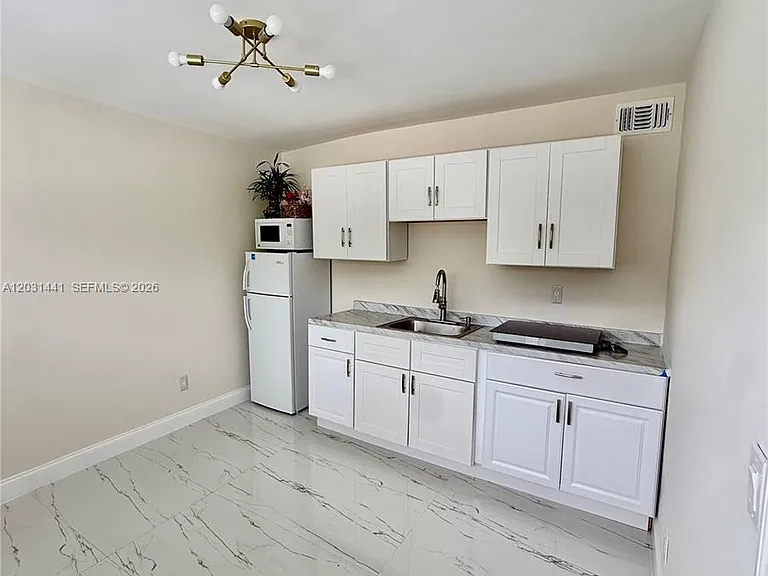 124 Harvard Rd — Photo 17
