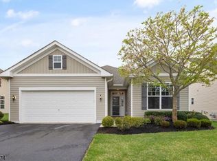 30 Spangenberg Ln, Somerset, NJ 08873