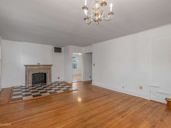 4th image of 528 Dudley Dr