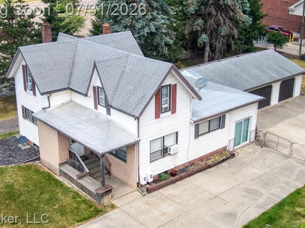 8721 N 2nd St, Brighton, MI 48116