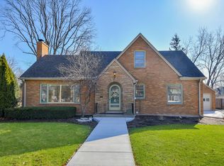 1031 N Spring St, Elgin, IL 60120