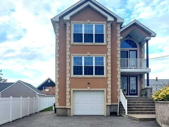 510 State Ave, Fall River, MA 02724