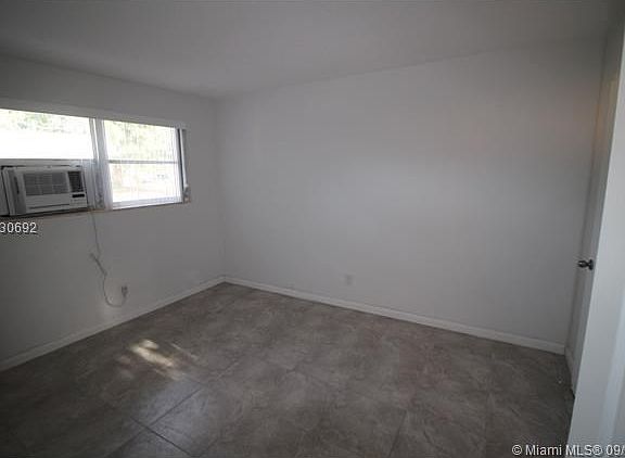 5th image of 873 NE 39th St #0