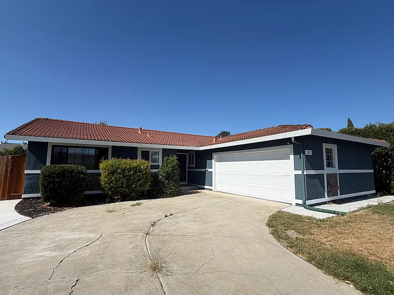 817 Horcajo St — Photo 1