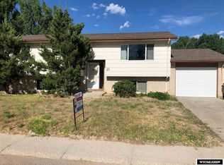 21 Lilac St, Casper, WY 82604
