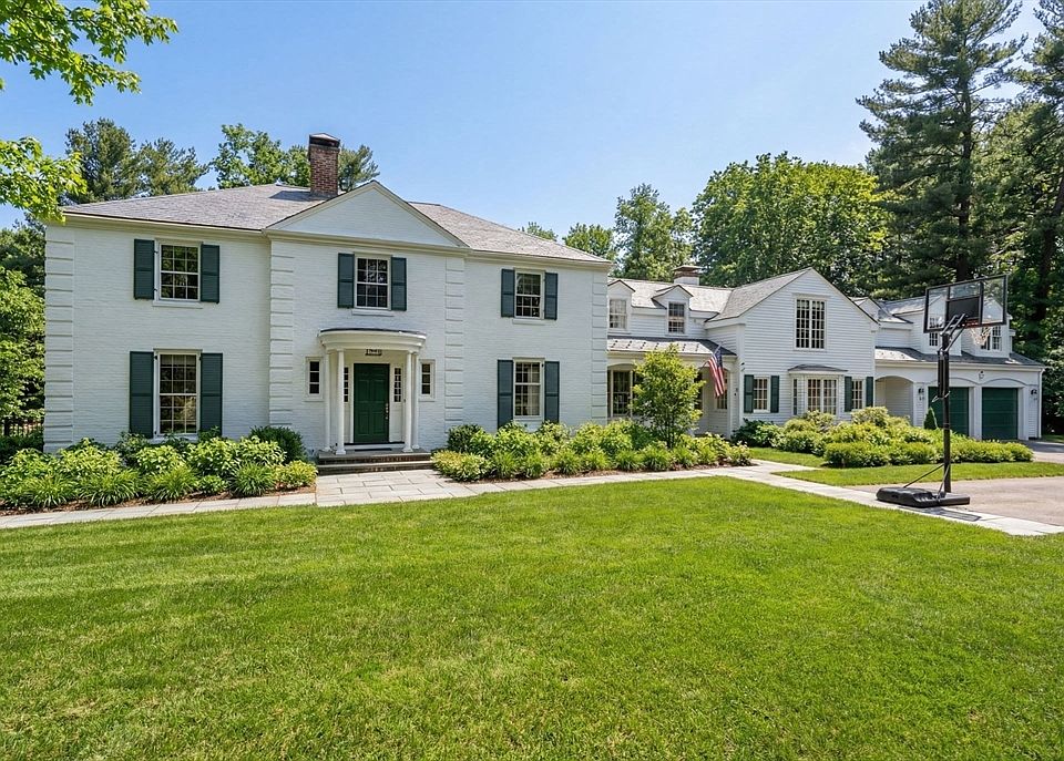 1st image of 389 Grove St