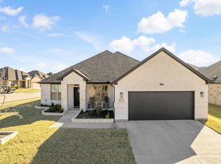 374 Brookstone Dr, Lavon, TX 75166