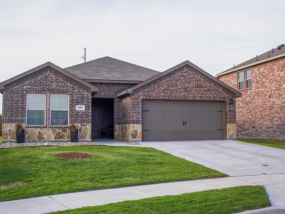 103 Whirlway Ln
