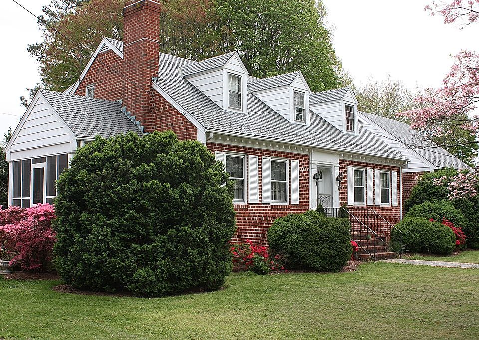 EXTERIOR SIDE