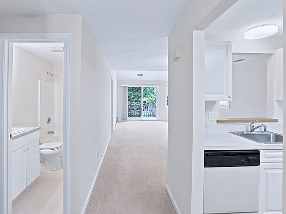 5th image of 4 Wildflower Lane UNIT 4