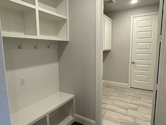 4th image of 3503 Clara Dr