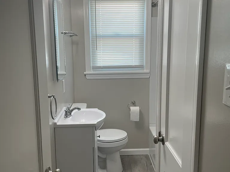 202 Elizabeth Dr — Photo 10